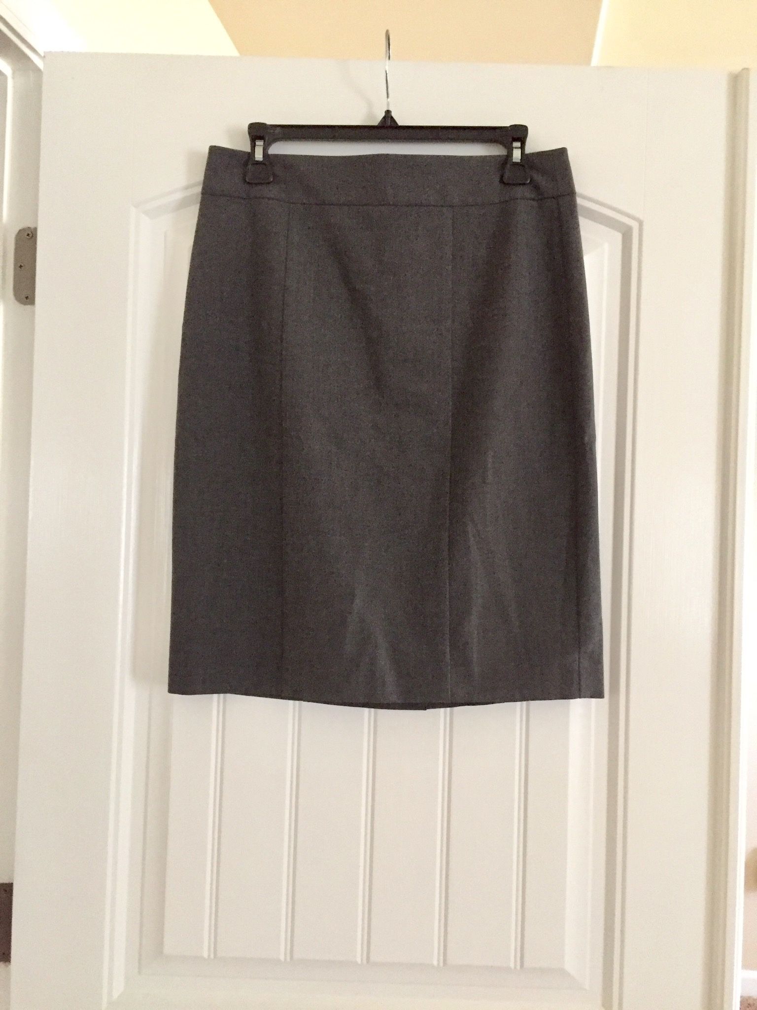 Ann Taylor Skirt - Size 4 - Like New