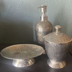 Bathroom Accessory Set