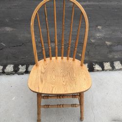 Very Good Condition Hardwood Chair 