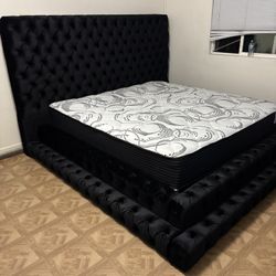 Queen Size Bed Frame With Mattress 