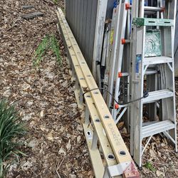 32 Foot Fiberglass Ladder 