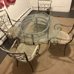Table & Chairs 