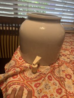 Porcelain Water Dispenser