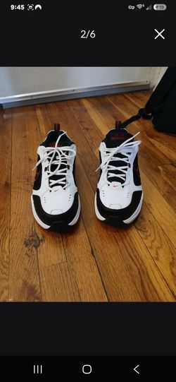 First come first pick up!
Nike Air Monarch size 11 Wide width  like New. 
Insoles New never used!
Only 30 dollars (paid 80 dollars).
And I gift 3 New 