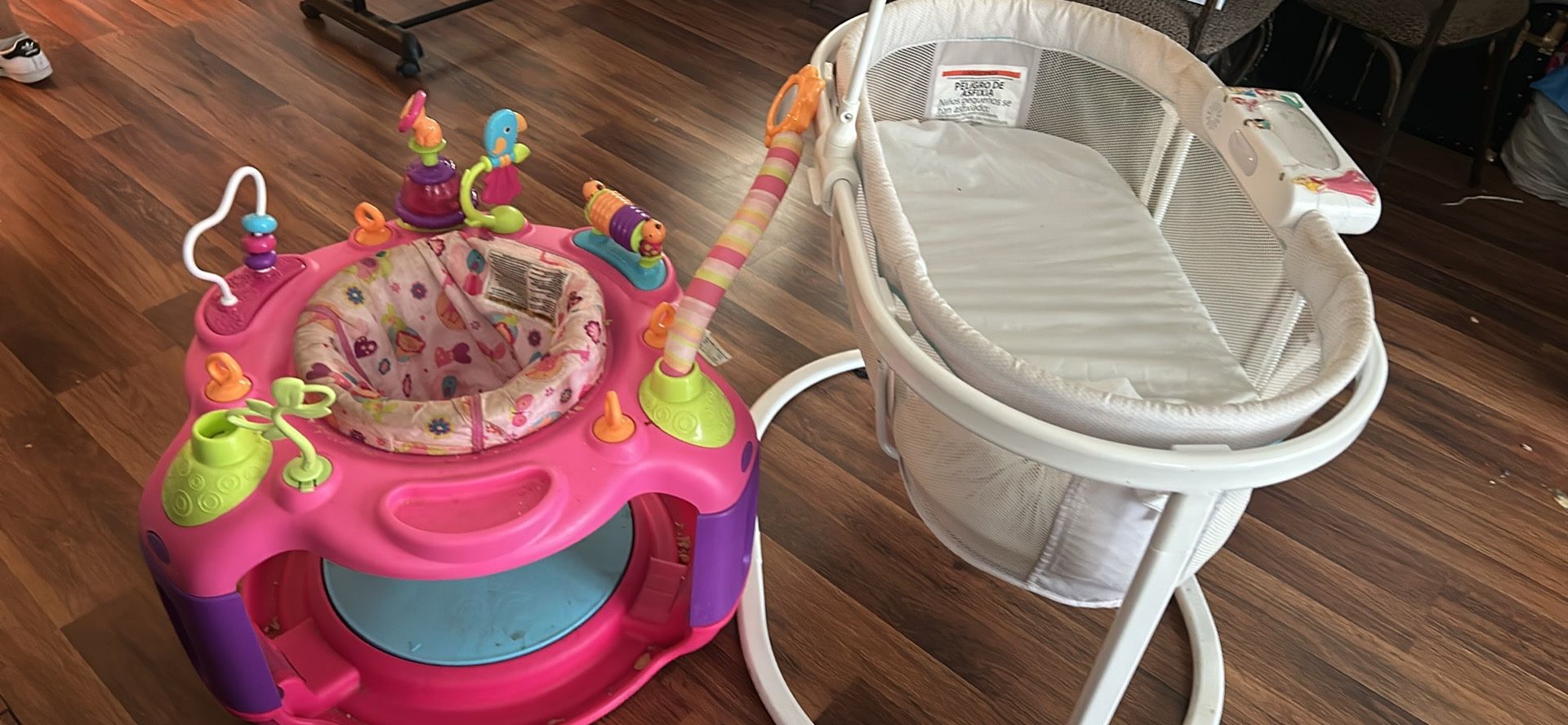 Baby crib And Bouncer 