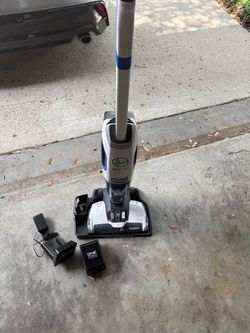 Hoover ONEPWR Cordless Jet Carpet Cleaner – Battery, Charger & Tray Included