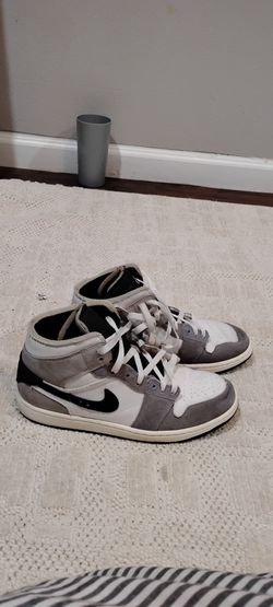 The Air Jordan 1 Mid SE Craft Cement Grey Releases Fall 2023