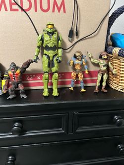 Action figures/ collectibles