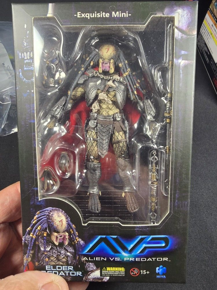 Hiya Toys AVP Elder Predator