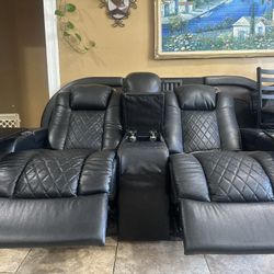  couches.