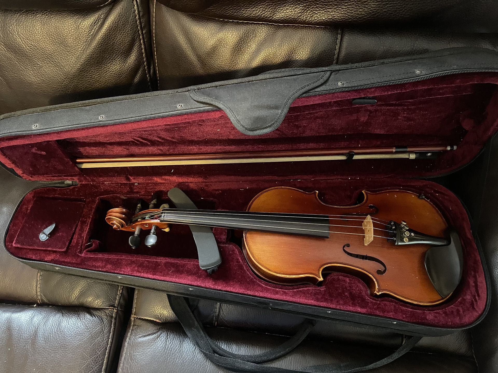 Child Size violin (1/2 Size) (about 20”) 