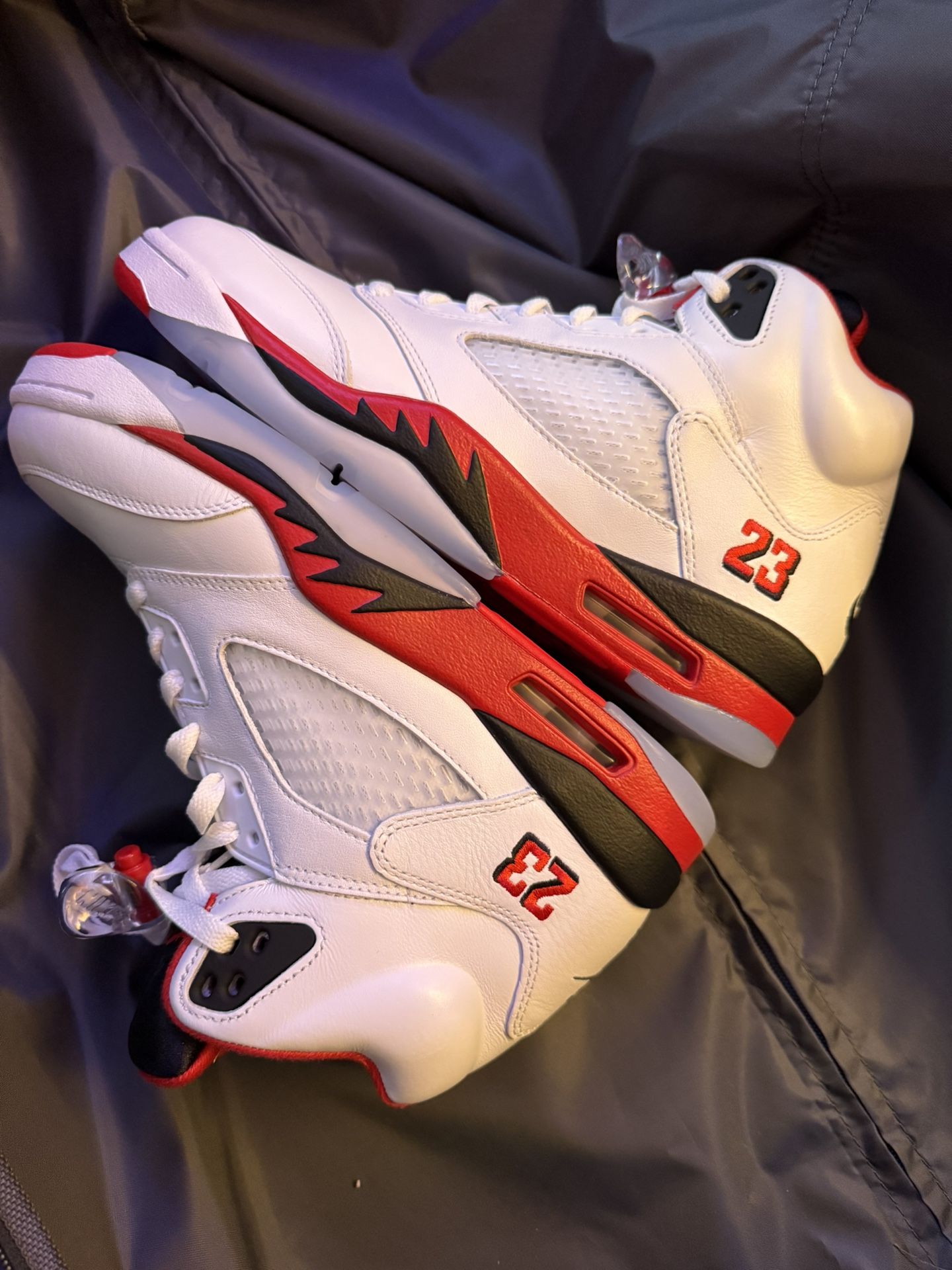Air Jordan Retro 5    Men’s Size 10