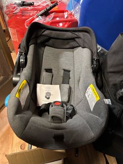Clek Liing Car Seat with 2 bases