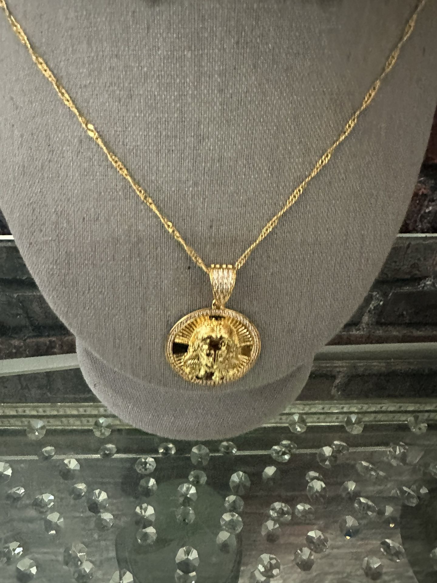 gold plated necklace tarnish free