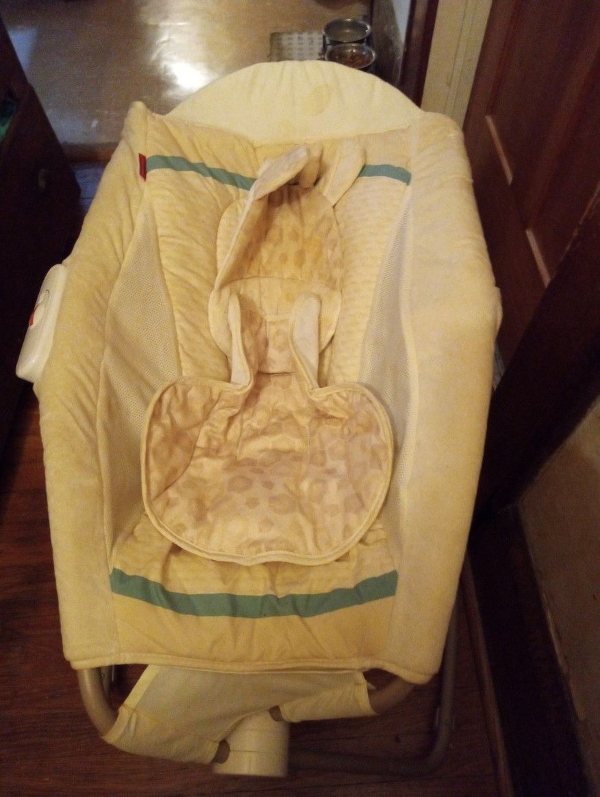 Nice Baby Rocking Bassinet