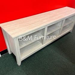 New In Box 📦 70 Inches TV Stand ( Delivery 🚚 Available)