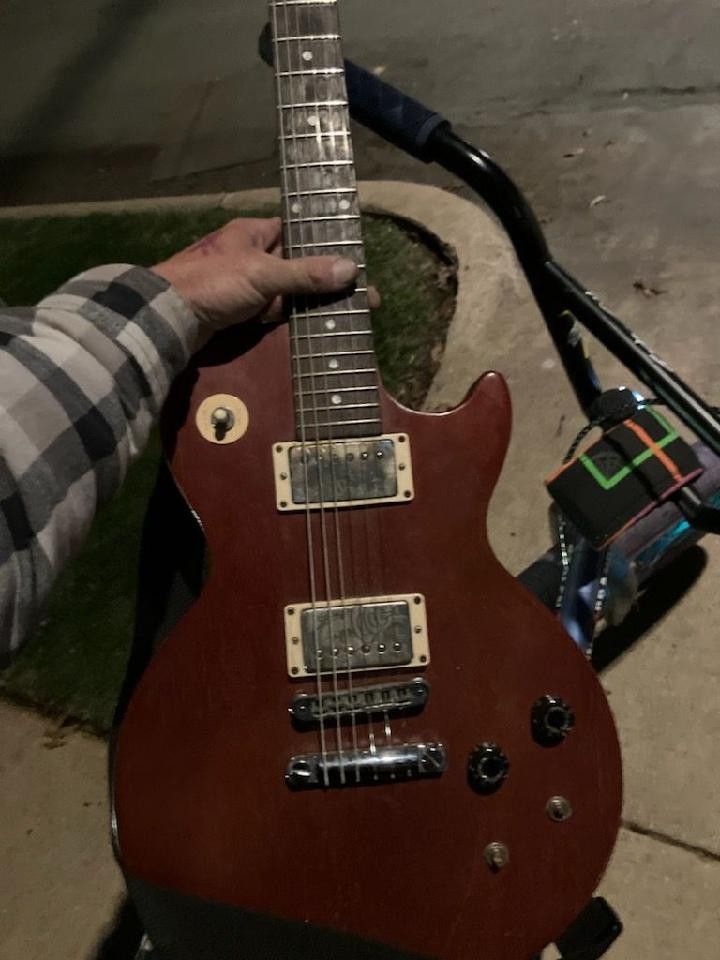 Les Gibson Electric Guitar