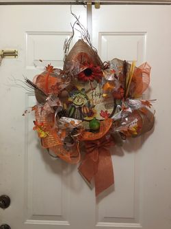 Thanksgiving wreath that lights up for $45.