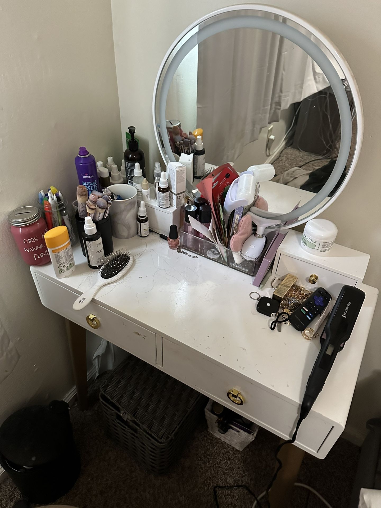 Makeup Vanity for Sale in Petaluma, CA OfferUp