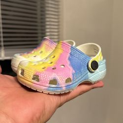 Toddler Crocs Size 2/3c