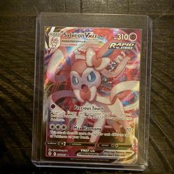 Sylveon VMAX