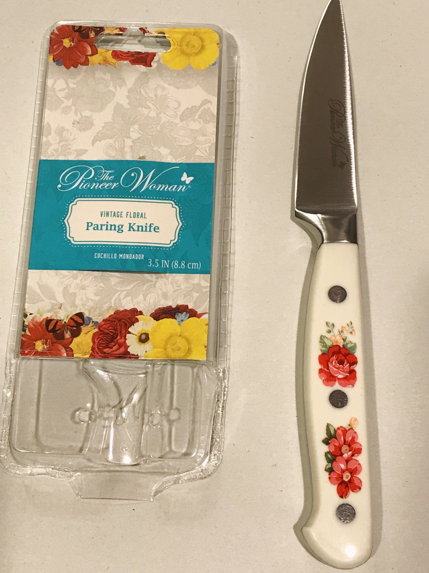 The Pioneer Woman Vintage Floral Paring knife 3.5 inches NEW in packaging  for Sale in Swansea, IL - OfferUp