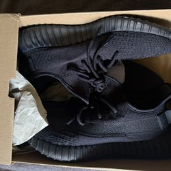 Yeezy 350 Onyx : Size 9.5/8.5