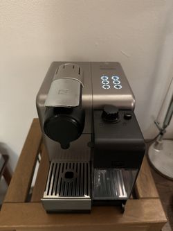 Nespresso Lattissima Touch Silver/Black Automatic Espresso Maker *Retail $500+*