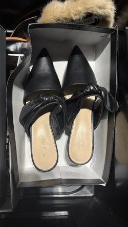 Nine West Pointed Toe Bow Heels size 9