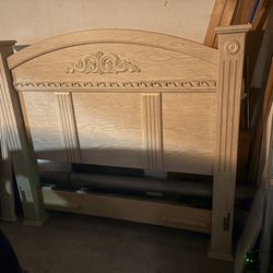 Queen Size Headboard / End board Excellent Like New
