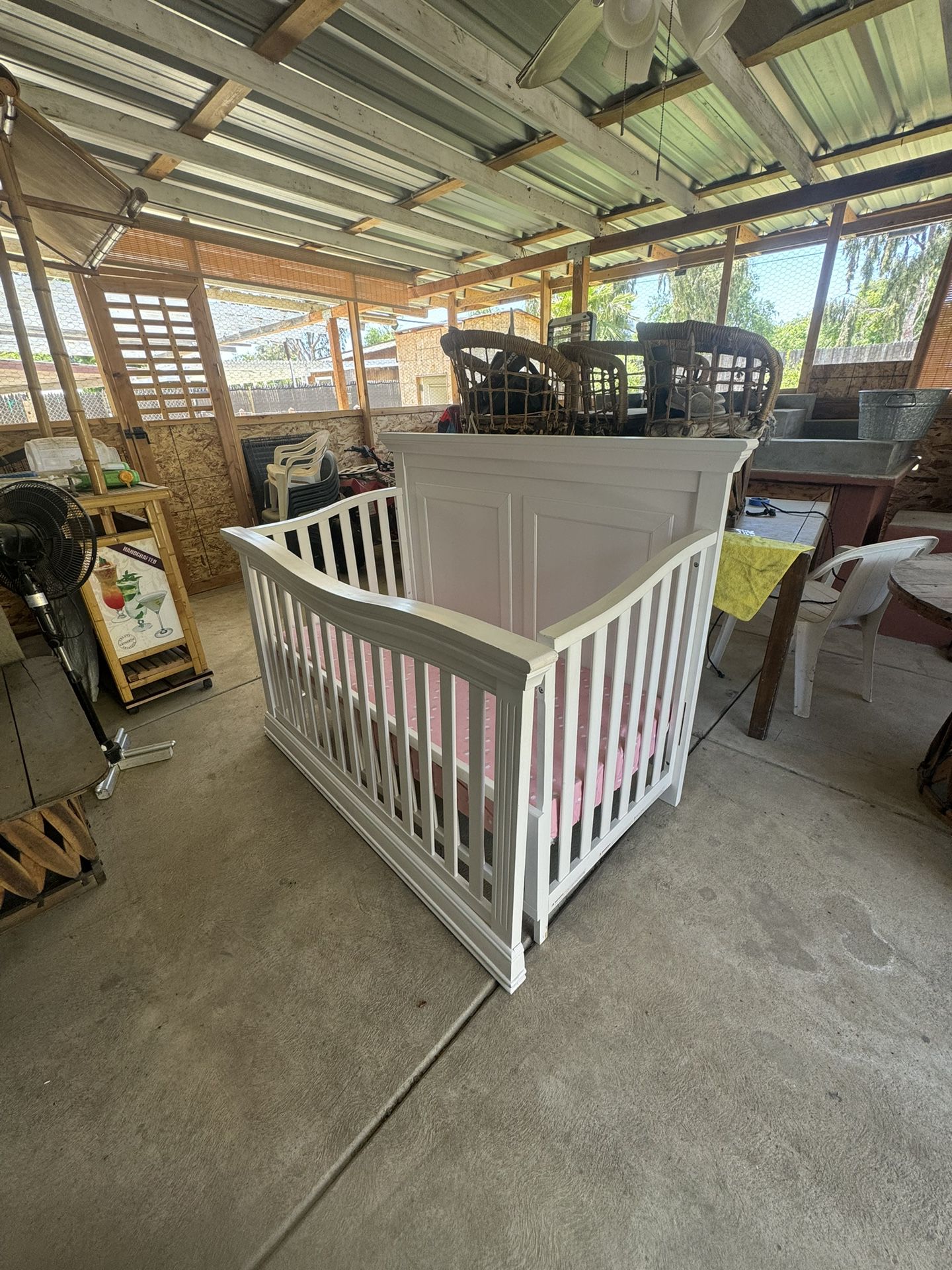 Baby Crib/Bed