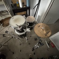 Royce And Unknown Drums