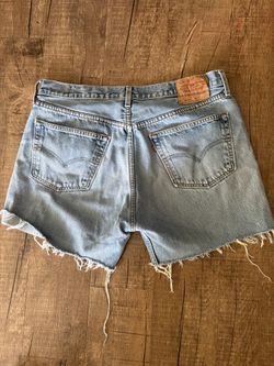 LEVIS 501 Cut Off Jean Shorts 