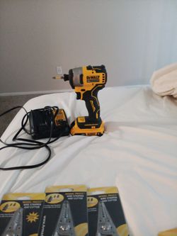 Cordless drill dewalt
