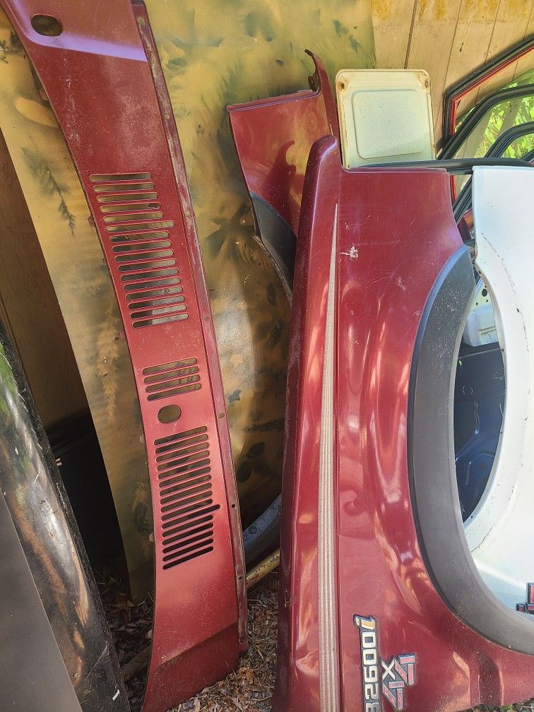 1(contact info removed) B2600i 4x4 Fenders And Cowl