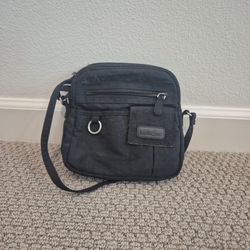 Multi Sac Vinyl Cross Body