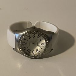 Pierre Nicol, Womens White & Silver No Clasp Plastic Band Watch *Needs Batteries