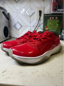 Air Jordan 11 low Red
