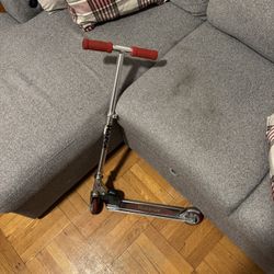 Razor A2 Kick Scooter - Red
