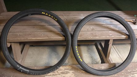 Maxxi hookworm tires