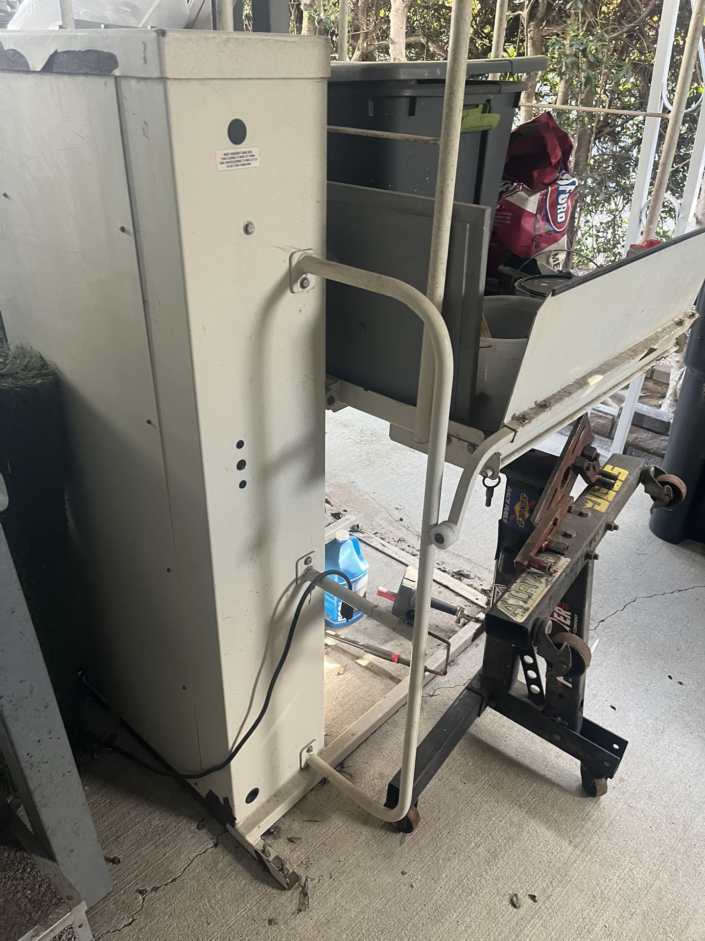 FREE – Wheelchair Lift / Medical Equipment Lift
