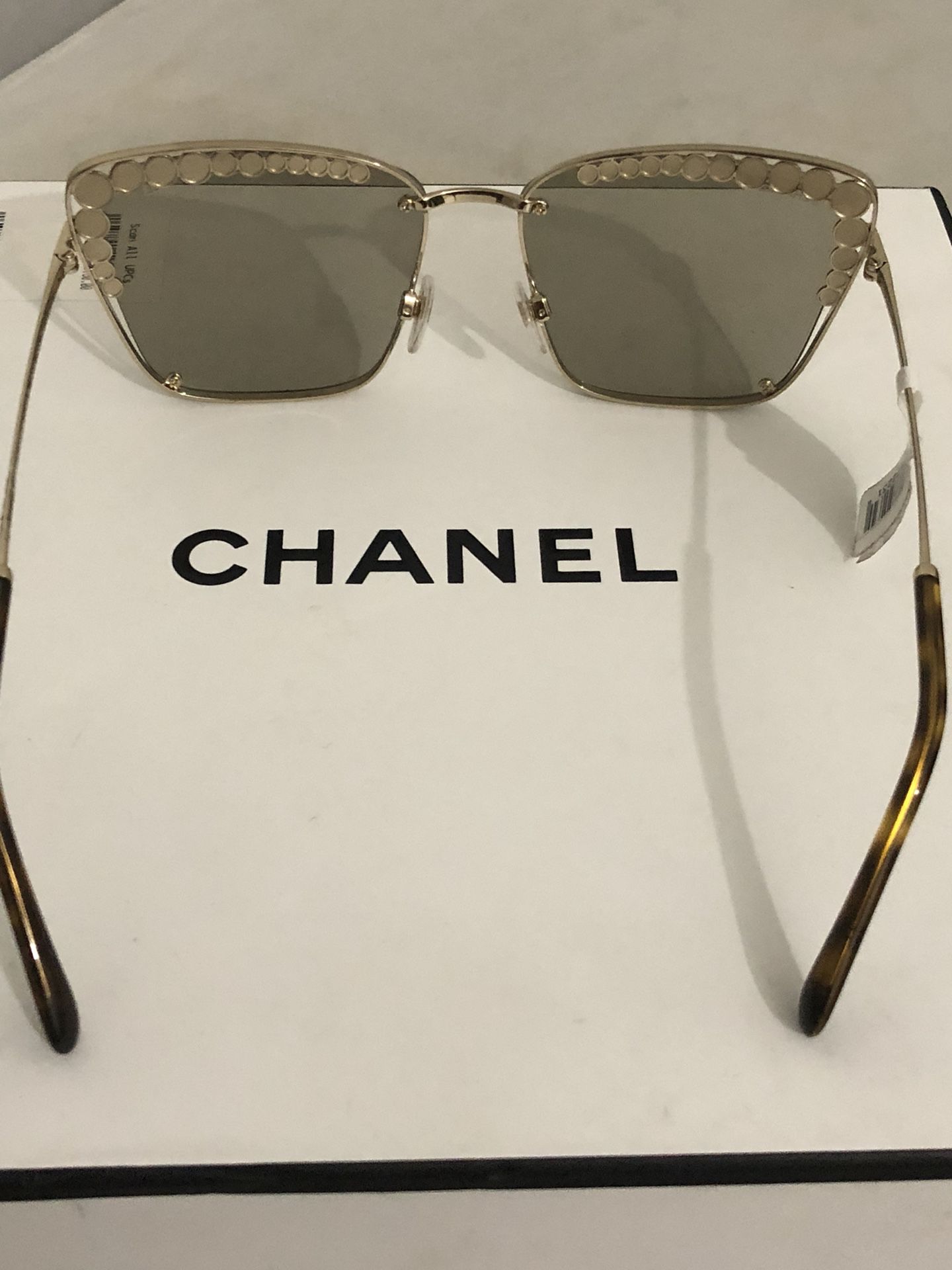 Chanel sunglasses for woman's new never used retails 780$ plus tax model  4235H for Sale in Seattle, WA - OfferUp