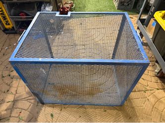 Protective valve cage