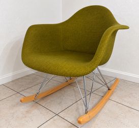 Mid-Century Modern Eames-Style Rocking Armchair – Olive Green