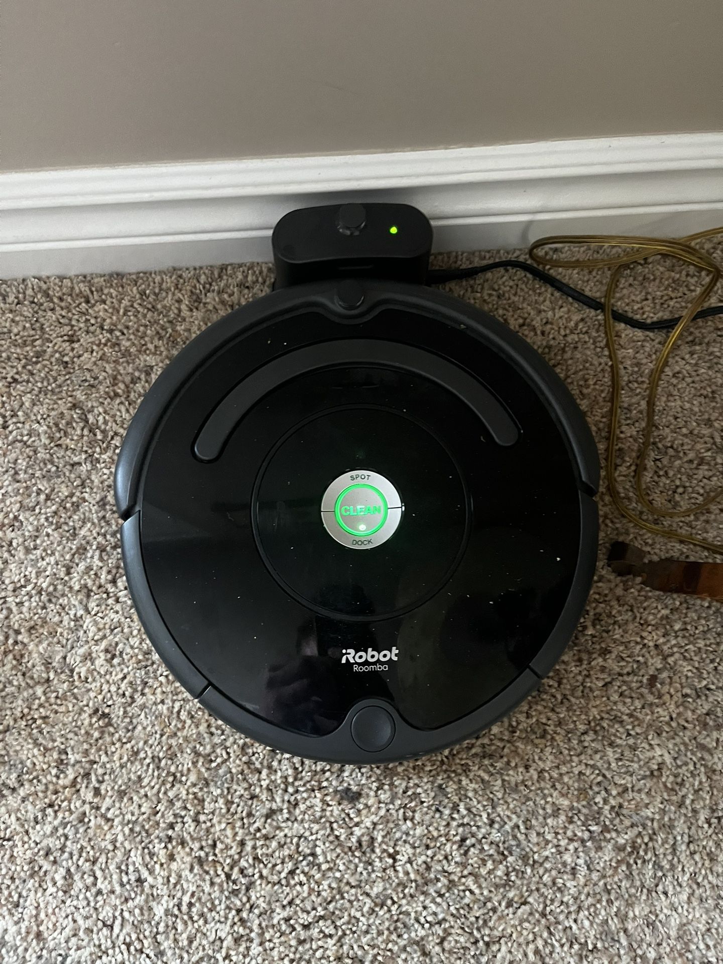 iRobot Roomba 675 Wi-Fi Robot Vacuum Cleaner 