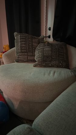 Couch/ love seat