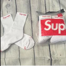 Supreme socks