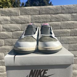 Jordan 1 Travis Scott Medium Olive 