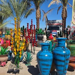 🌹Colorful Ocotillos & Unique Metal Art🌵
Planters in terracotta & talavera 🌺