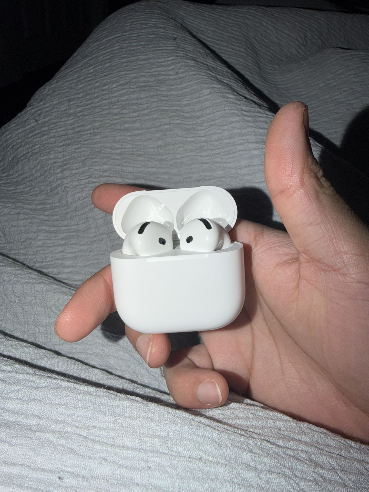 AirPods gen 4 brand new